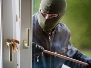 Апаши обраха кафене в Граф Игнатиево, отмъкнаха над 3 бона