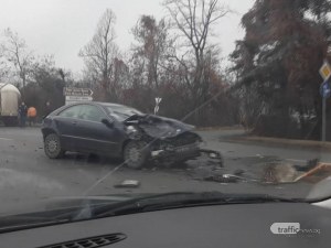 Катастрофа запуши пътя за София ВИДЕО