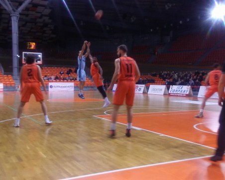 Академик Бултекс 99 громи с 50 точки, 14-годишен с кош за пловдивчани