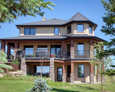 Канадка продава разкошната си къща с конкурс за есе ВИДЕО