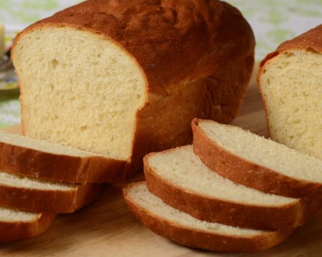 Хляб със скакалци пуснаха на пазара във Финландия