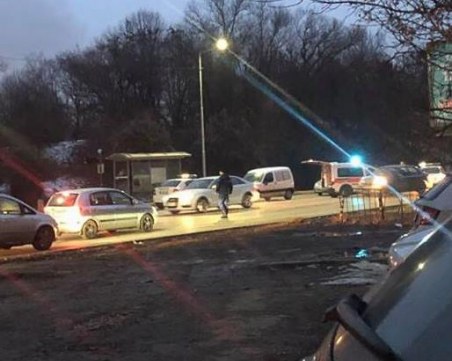 Катастрофа запуши улица “Сребърна“ в София