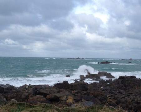 Надеждата умира за изчезналия футболист на Кардиф Емилиано Сала