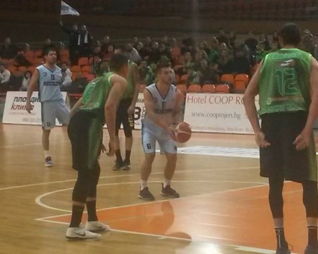 Секулов се завръща, Виткович с проблеми за мача на Академик Бултекс 99 днес