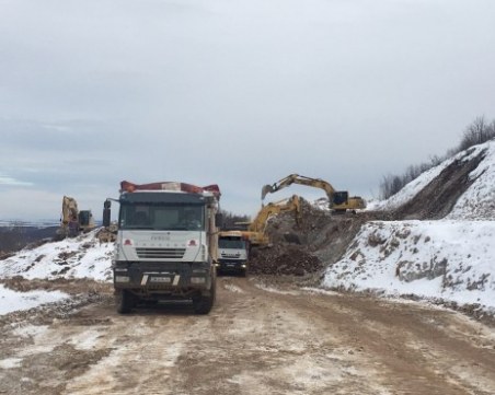 Строят по 4.6 километра от АМ “Хемус“ на година