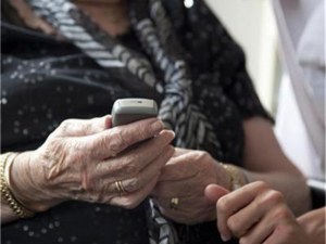 Баба даде 14 бона и злато на ало измамници