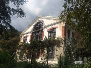 Плануват ремонт на рушащата се текстилната фабрика в Карлово