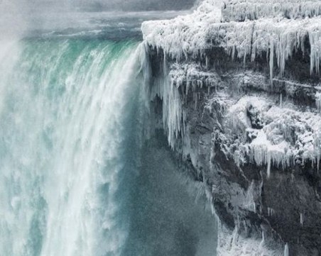 Ниагарският водопад замръзна ВИДЕО