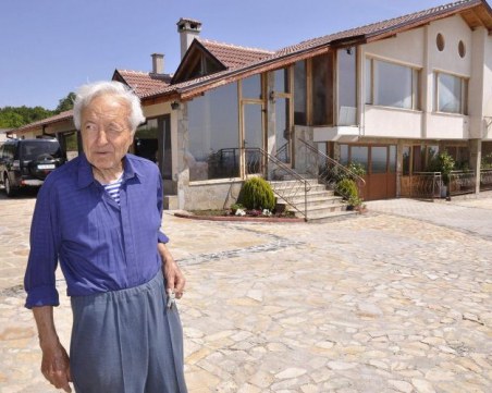 Почина бащата на арестувания бизнесмен Николай Банев