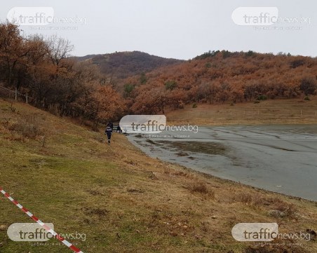 Продължава издирването на 15-годишното момче, потънало във водоем край Марково
