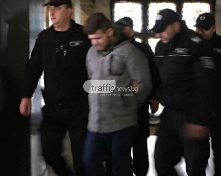 Оставиха в ареста обвинения за убийството в Банишора