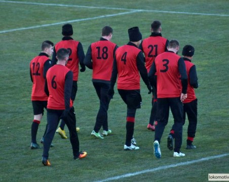 Локо замина за Турция с двама юноши и трима на проби