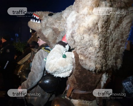 “Сурва“ тръгна с огнено шоу СНИМКИ