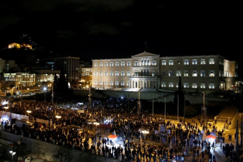 Протестите в Гърция не спират! Арестуваха десетки души в Атина СНИМКИ