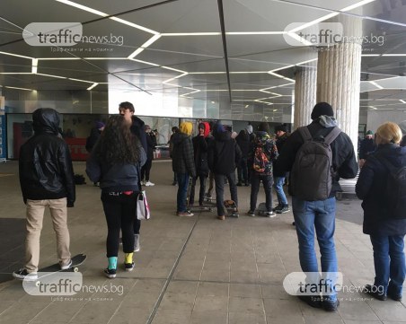 Скейтъри излязоха на протест заради репресиите на властите в София ВИДЕО