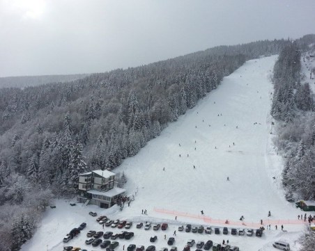 Спасители предупреждават: Има опасност от лавини в планините