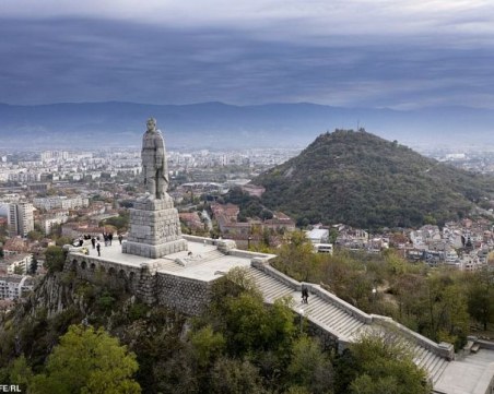 Изумителни СНИМКИ: Известен фотограф от “Свободна Европа“ засне с дрон България