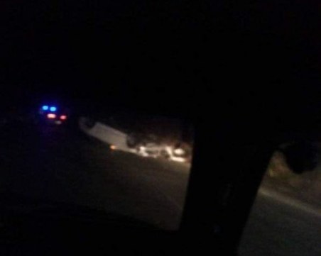 Кола се обърна на таван край Бачково