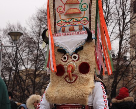 Сурва завърши с пищна заря, кукери от Кайнарджа са №1 ВИДЕО