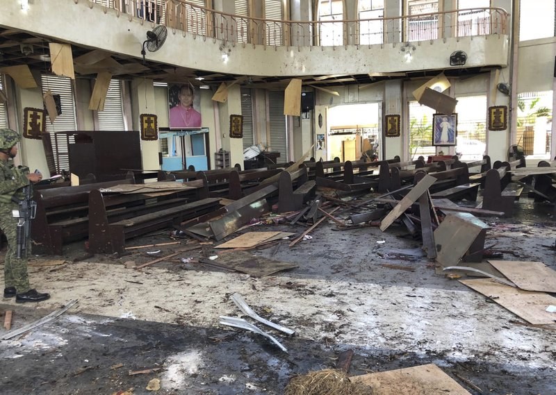 Касапница във Филипините - близо 20 загинали при атентат пред катедрала