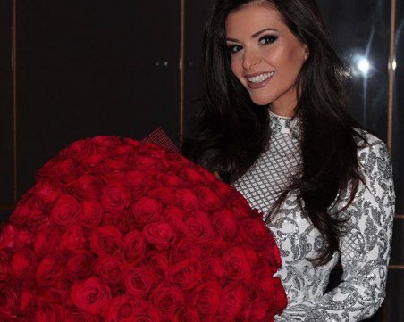 Митко Димитров изненада Преслава с огромен букет от червени рози СНИМКИ