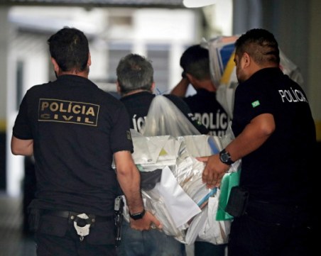 Петима са арестувани за трагедията с язовира в Бразилия