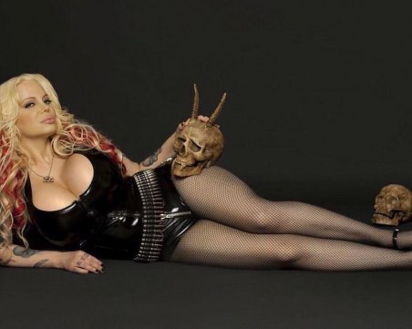 Порнозвезда основа сатанински култ ВИДЕО