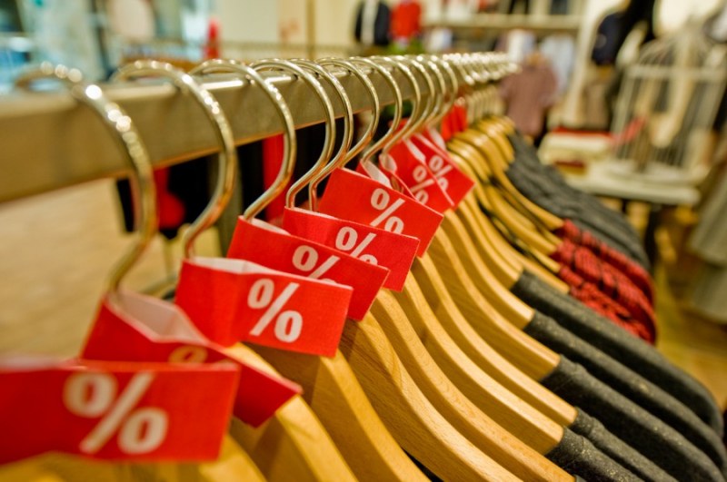 5 трика, чрез които магазините за дрехи ни карат да харчим повече