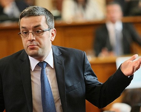 ГЕРБ: Йончева пусна фалшива новина