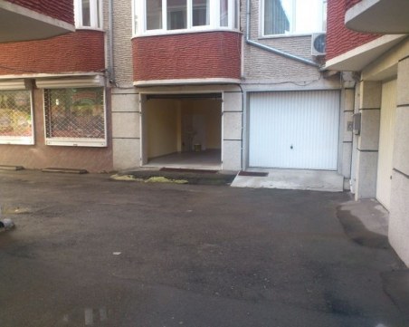 Плащаш за гараж в София толкова, колкото за апартамент в Перник