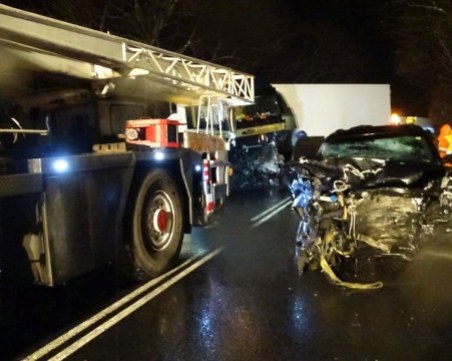 Тежка катастрофа блокира Кресненското дефиле СНИМКИ