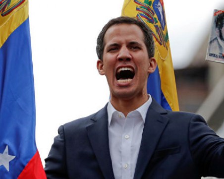 Запорира сметките на самопровъзгласилия се за президент във Венецуела