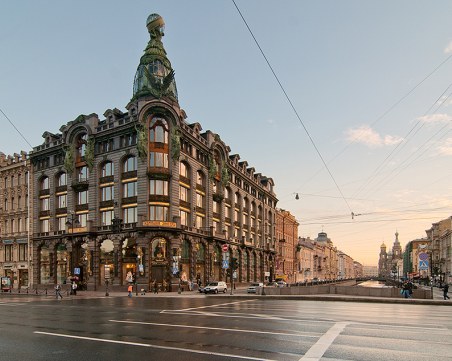 Евакуираха хиляди души в Санкт Петербург заради имейли с български домейн