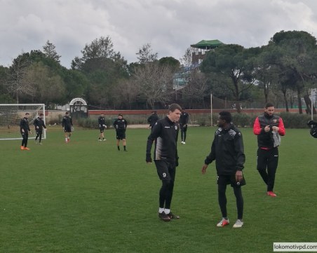 Локо излиза срещу македонци утре в Турция