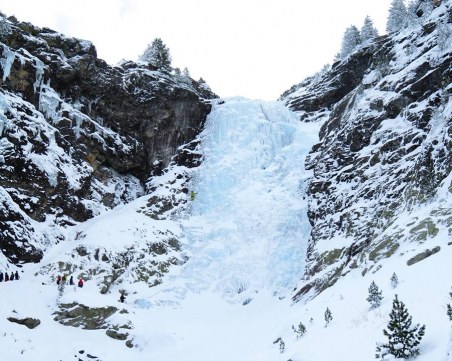 Най-високият водопад в Рила планина замръзна