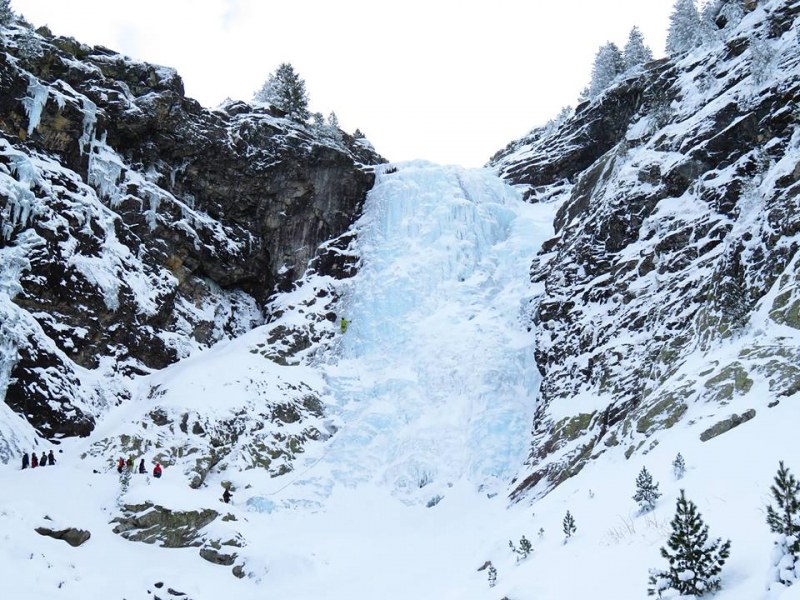 Най-високият водопад в Рила планина замръзна