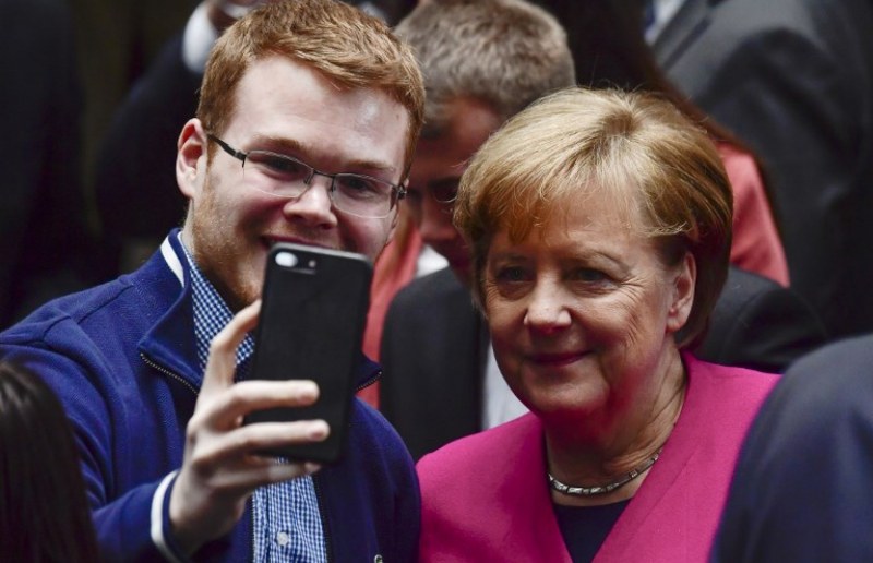 Меркел спира Facebook акаунта си