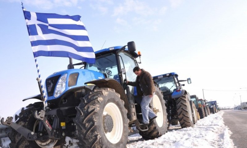 Отново протест в Гърция! Земеделци блокират пътищата в страната