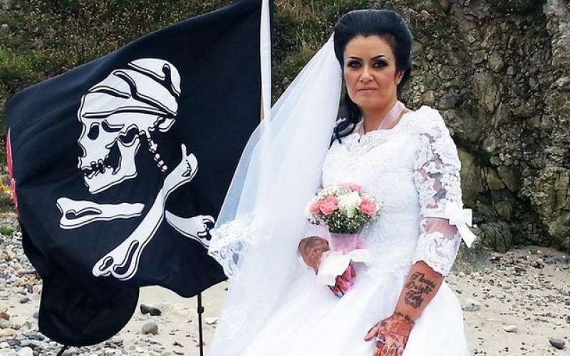 Жена, омъжила се за 300-годишен призрак, се разведе ВИДЕО
