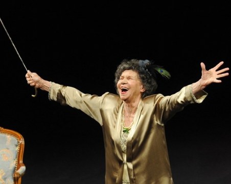 Стоянка Мутафова се качи на сцената, за да отпразнува 97-мия си рожден ден!