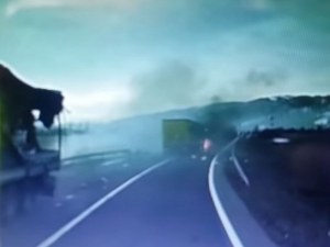 Български тираджия загина в Румъния след челен удар с друг камион ВИДЕО