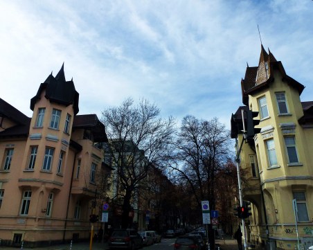 Каква е историята на къщите близнаци на улица “Оборище“? СНИМКИ