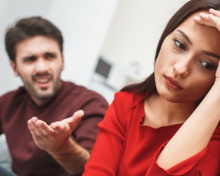 Необичайна оферта: Ако си неомъжена и над 30 - получаваш допълнително отпуск за срещи с мъже