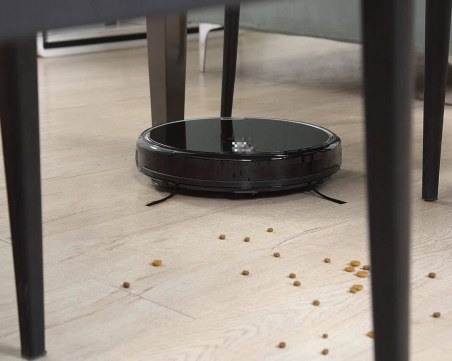 Верига за техника скрила, че прахосмукачка не работи върху черен под, КЗП я глоби