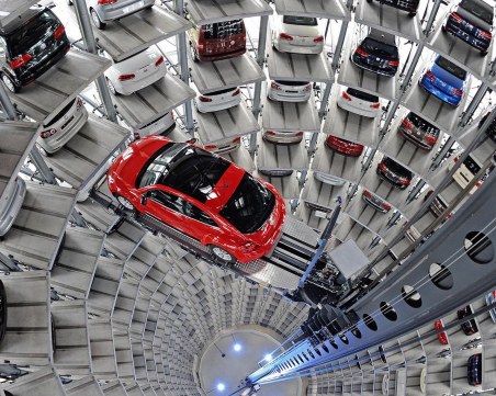 Паркинг войната пред панелките – ожесточена! Гаражът колкото гарсониера в 