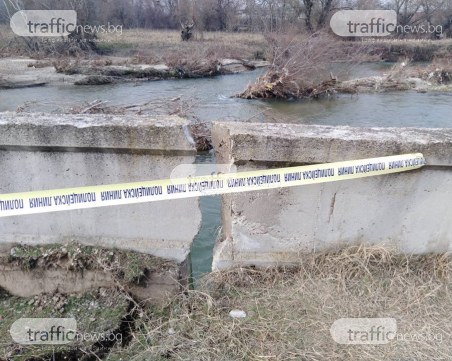 Катуница пред бедствено положение – подпорната стена може да пропадне на няколко места СНИМКИ