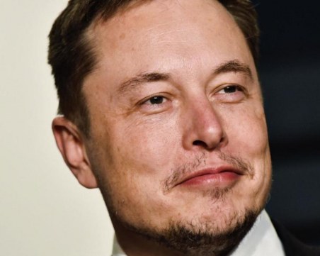 Мъск показа двигателя на космическия си кораб ВИДЕО