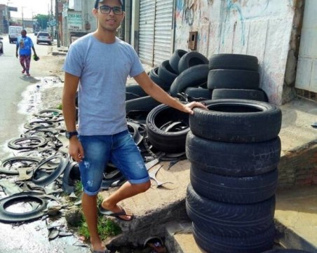Необикновен бизнес със стари гуми СНИМКИ