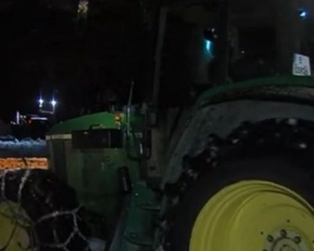 Заради снега: Туристи останаха блокирани в Семково