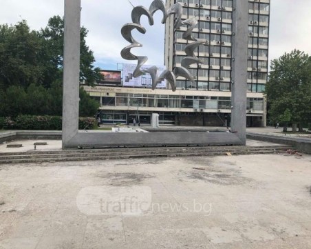 Жорж Трак за пластиката на площад Централен: Щом не я харесват, ще си я взема